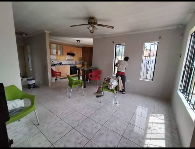 3 BEDROOM FREEHOLD FOR SALE IN DANVILLE
